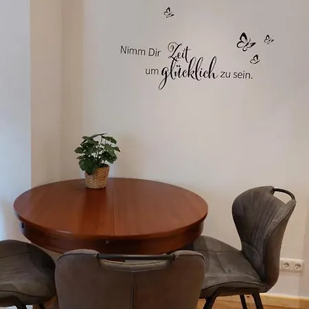 Kleine In Lejlighed *